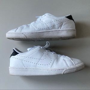 Nike Classic Tennis Sneakers